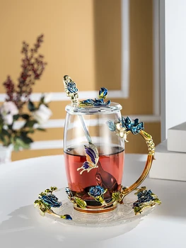 Europos Stiliaus Emalio, Stiklo Puodelis Kavos Pieno Gėrimas Gėlių Arbatos Puodelio Rinkinys Su Dangteliu Šaukštas Dovanų Dėžutėje Pora Draugų Taurė Karščiui atsparaus