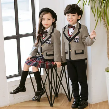 Berniukai ir mergaitės vaikų darželyje Britų stiliaus vaikų klasės aptarnavimas rudens ir žiemos pradinės mokyklos uniformos trijų dalių kostiumą