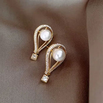 2020 Naujas mados geometrinis Tuščiavidurių metalo saldus perlas vyresnysis auskarai Moterims, elegantiškas temperamentas blizga kristalų tendencija Lašas auskarai