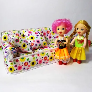 5 VNT Mielas Lėlių namelio Baldai Gėlių Audinio Sofos, Sofa Su 2 Pagalvėlės + 2 Kelly Lėlės Barbie Doll House Žaislai-Geriausia Dovana
